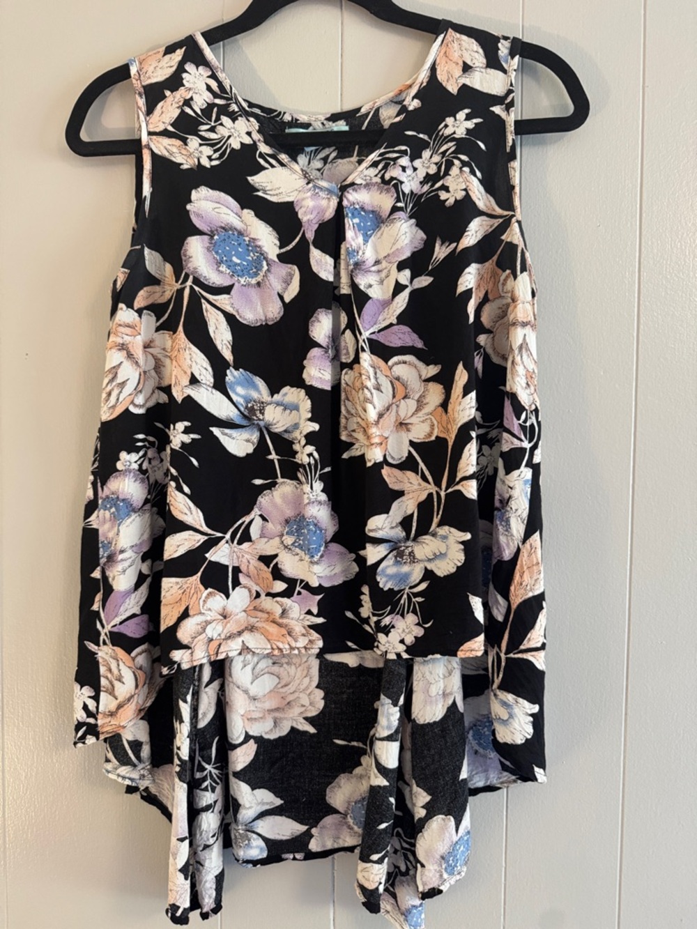 Women’s She + Sky floral flowy asymmetrical top size medium boho summer
